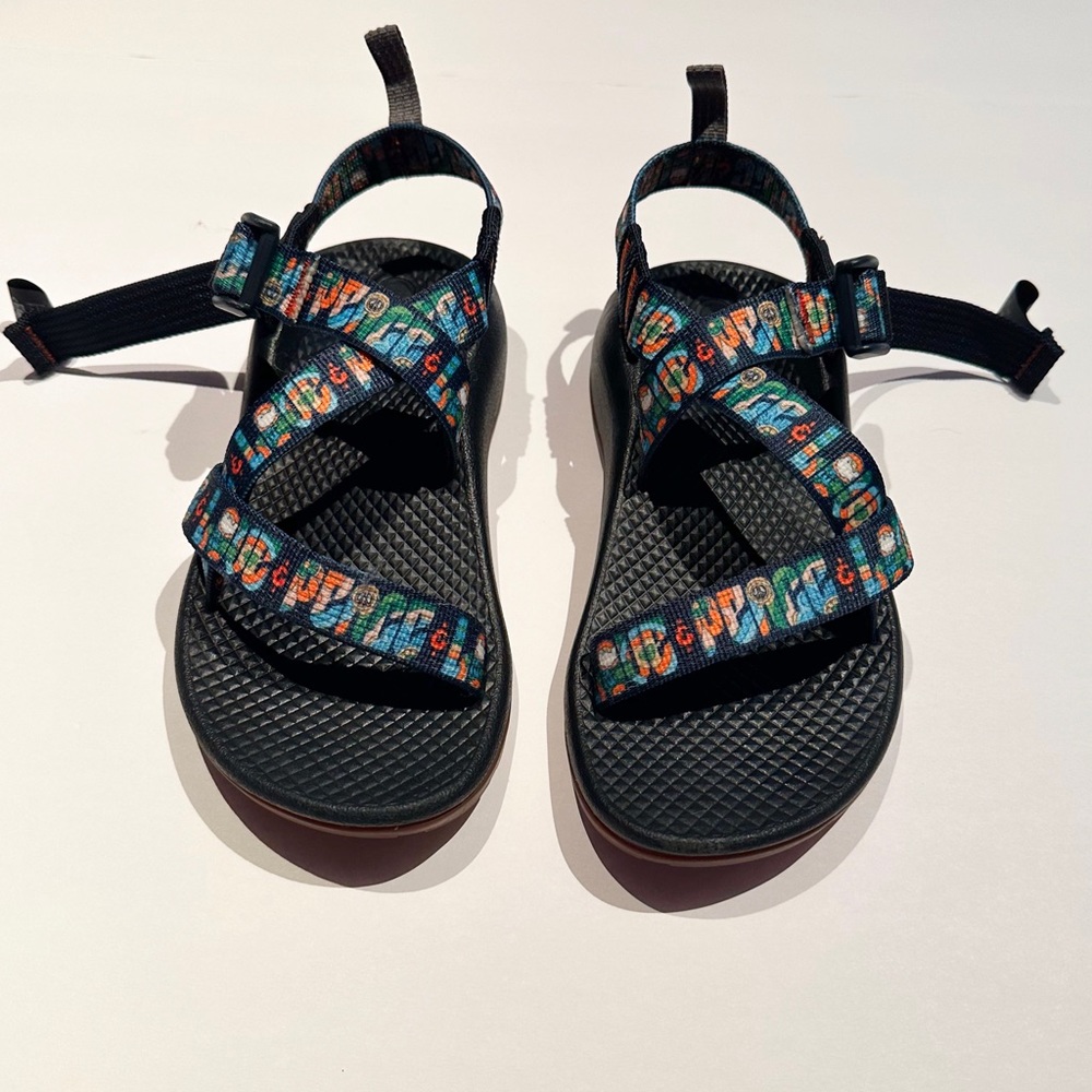 Chaco Woodstock Peace & Love Youth Size 1 - RARE - LIMITED EDITION